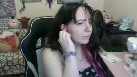 Snapshot of spawnofademon chatting on December 31, 7:31 am spawnofademon online show from December 31, 7:31 am