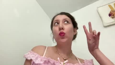 spicystraw online show from July 1, 1:49 am