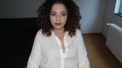 Doll online show from November 8, 1:38 pm