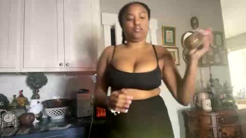 spoilprincesschloee online show from January 12, 9:20 pm