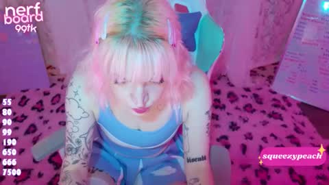 squeezypeach online show from October 9, 9:52 pm