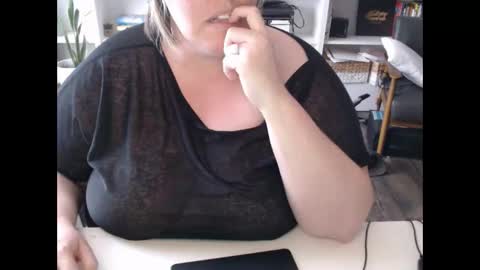 Messi Jessi online show from February 27, 5:15 pm