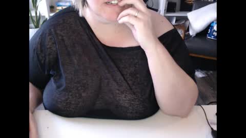 Messi Jessi online show from January 17, 2:28 pm