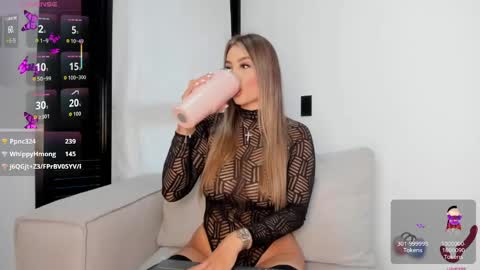Laura online show from May 4, 11:25 am