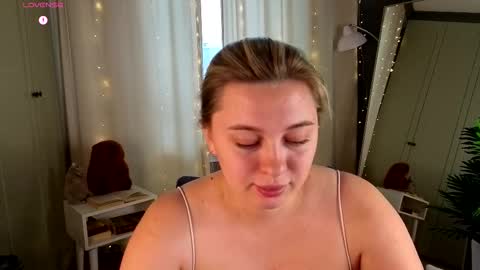 Kate online show from March 6, 1:28 pm