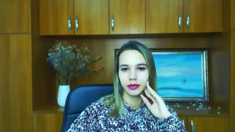 Snapshot of stacy_gr chatting on December 14, 7:40 am Stacy online show from December 14, 7:40 am