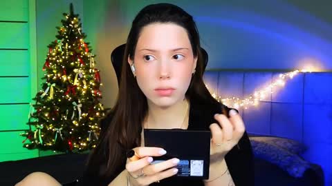 Snapshot of stacygonzales_ chatting on January 4, 6:09 am Bye bye dear See you on December 3st  online show from January 4, 6:09 am