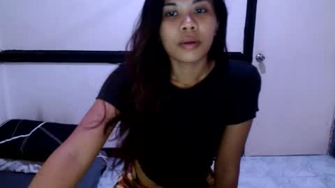 stardust990878 online show from June 18, 1:18 am