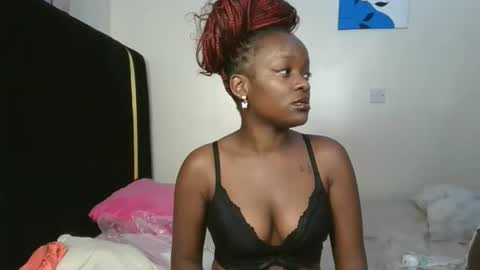 lia online show from February 9, 7:49 pm