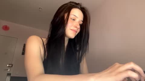 Lola online show from June 9, 9:41 am