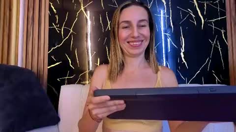 starlight_mature11_aws online show from July 15, 8:24 pm