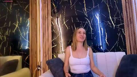 starlight_mature23_aws online show from July 13, 11:27 pm