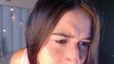 M O O N  online show from March 31, 5:07 am