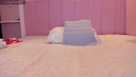 Stefa Gomez  online show from October 3, 12:10 pm