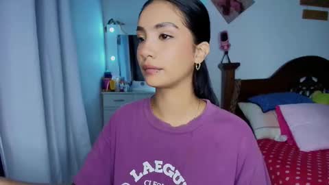 Im MiaIts my first day here  online show from November 3, 2:04 am