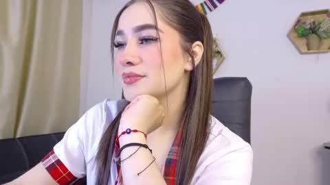 stefannycipriani_ online show from June 21, 4:55 pm