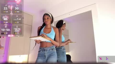 stefannyevans_ online show from January 9, 1:04 pm