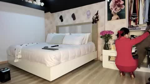 Zuly online show from November 29, 3:43 am