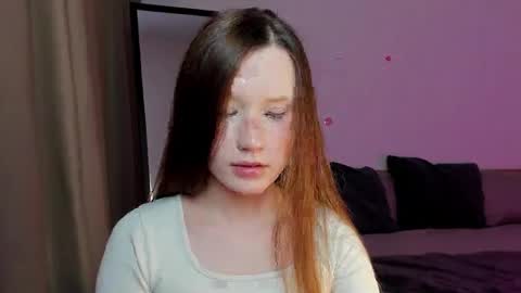 Snapshot of stella_sunny chatting on December 22, 3:00 pm stella_sunny online show from December 22, 3:00 pm