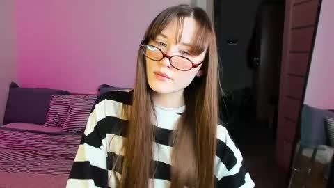 Snapshot of stella_sunny chatting on October 4, 9:19 pm stella_sunny online show from October 4, 9:19 pm