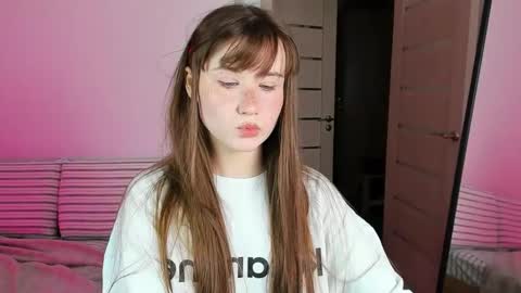 Snapshot of stella_sunny chatting on September 16, 4:42 am stella_sunny online show from September 16, 4:42 am