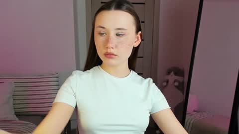 Snapshot of stella_sunny chatting on September 12, 2:45 am stella_sunny online show from September 12, 2:45 am