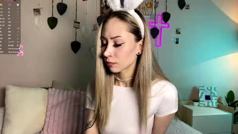 Alexia online show from May 2, 3:43 am