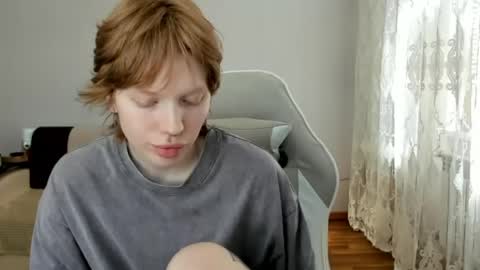 S T E L L A online show from June 4, 11:04 am