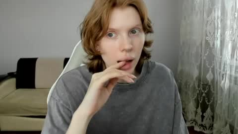S T E L L A online show from May 5, 11:13 am