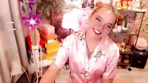 Stella sweet online show from April 22, 8:00 am