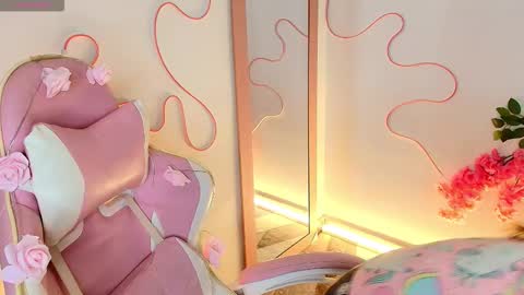 Emma online show from March 6, 3:12 am