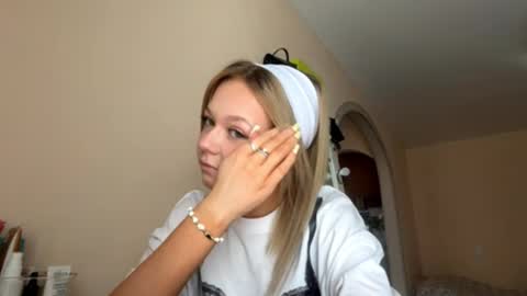 k-k-k-Kate online show from March 30, 11:10 am