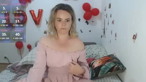 Stephanie   online show from June 17, 9:43 am