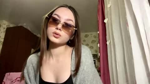 Stephani online show from March 5, 4:14 pm