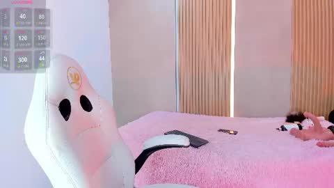 Stephany online show from July 14, 7:51 pm