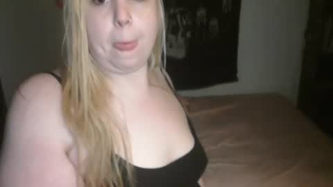 Snapshot of stoned2dabones666 chatting on March 3, 6:09 pm Haily online show from March 3, 6:09 pm