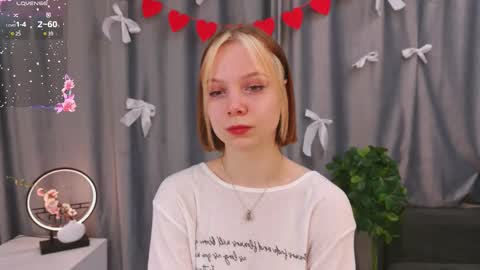 Luna online show from February 15, 1:21 pm