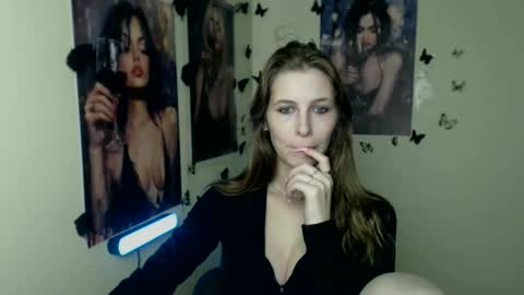 Amalia online show from November 13, 2:05 pm