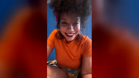 Strawberries X Straps online show from January 7, 6:00 pm