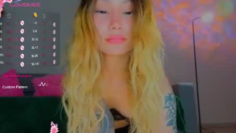 Tati and Lola online show from July 4, 5:47 am