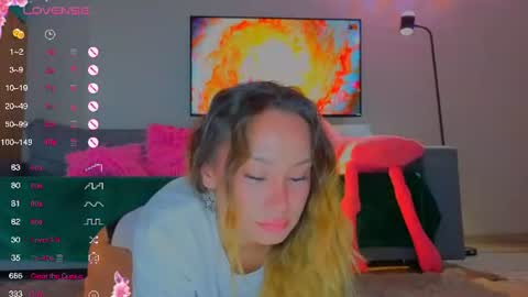 Tati and Lola online show from August 1, 5:15 pm