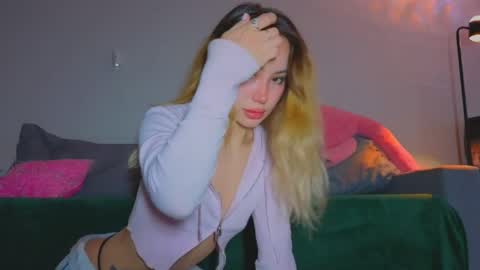 Tati and Lola online show from April 30, 3:01 am