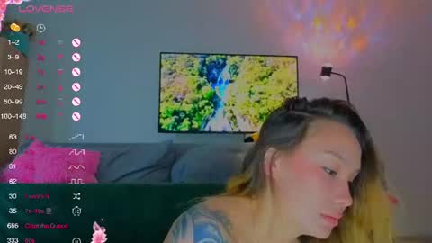 Tati and Lola online show from July 24, 9:07 am