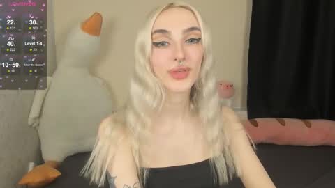 Chloe online show from September 21, 2:05 pm