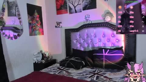 Snapshot of succubus_girl_ chatting on February 12, 9:01 pm Alexy online show from February 12, 9:01 pm