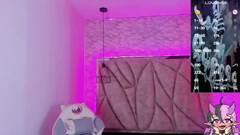 Snapshot of succubus_girl_ chatting on December 3, 12:05 pm Alexy online show from December 3, 12:05 pm
