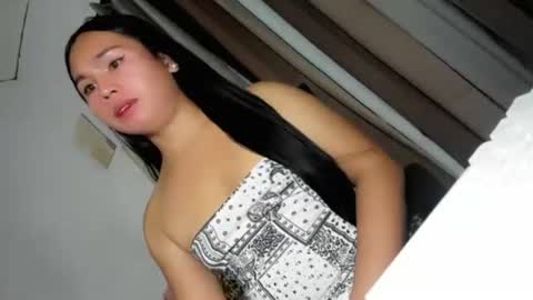 Im wendy if u like me here can u Thumbs up me online show from January 11, 4:34 pm