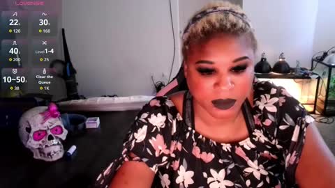 lexi love online show from October 8, 7:07 pm