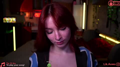 Snapshot of suk_ki chatting on December 20, 4:36 pm Lika ginger Jessy blond online show from December 20, 4:36 pm