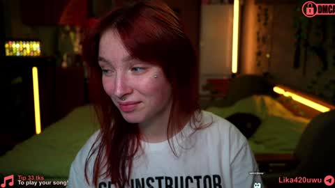 Snapshot of suk_ki chatting on December 18, 8:03 pm Lika ginger Jessy blond online show from December 18, 8:03 pm